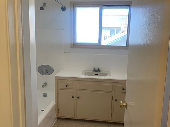 2nd image of 985 11th St #B