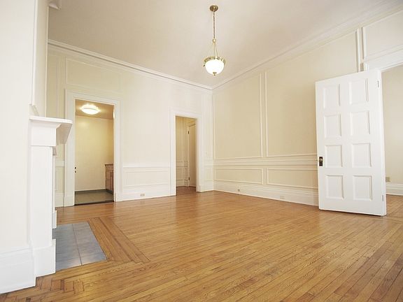3rd image of 26 E 11th St APT 3F