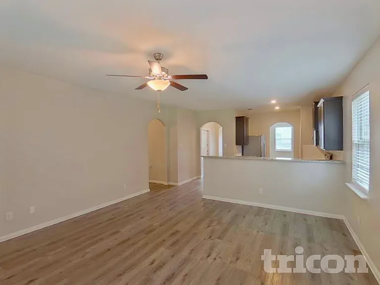 2108 Barrow St — Photo 3