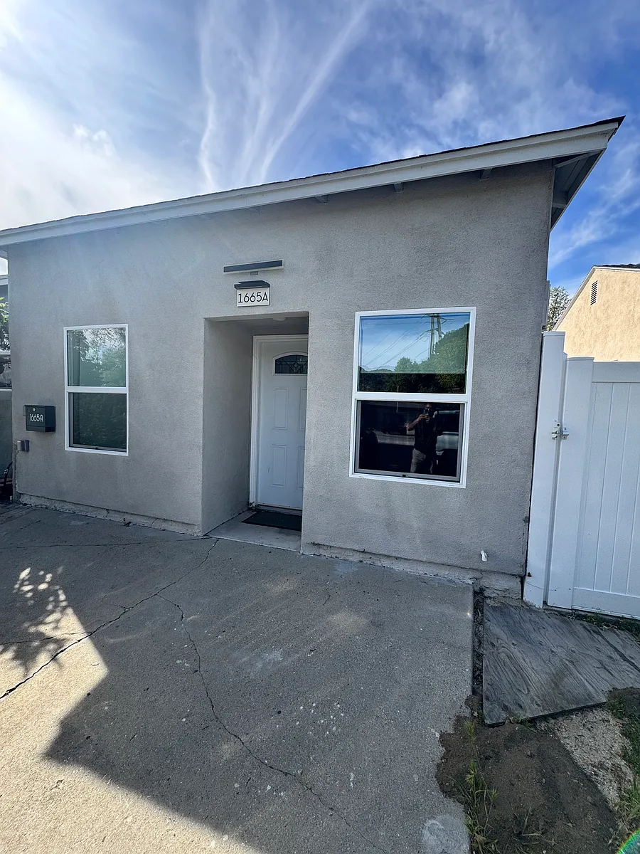 Building Photo - 1665 Country Club Dr #A