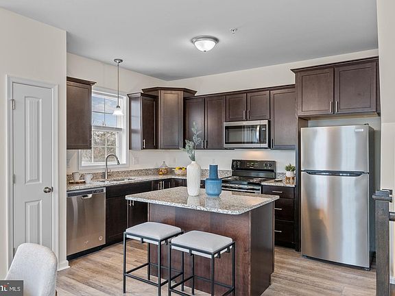 5th image of 2047 Terrace View Ln