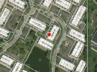 1002 Kenneth Cir, Elgin, IL 60120