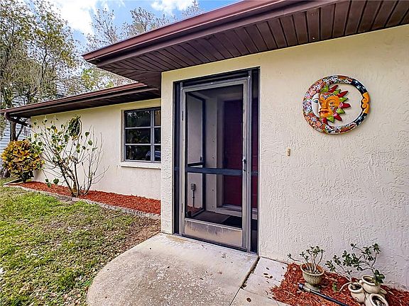 3rd image of 2372 Palomar St