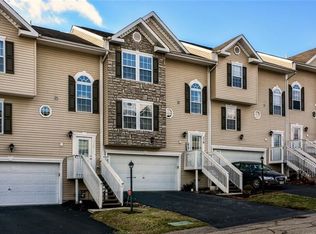 218 Mountain Dr, Carnegie, PA 15106