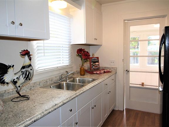 4th image of 1520 Kathleen Ave
