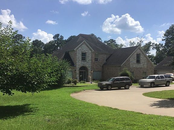 3rd image of 2650 Garden Oaks