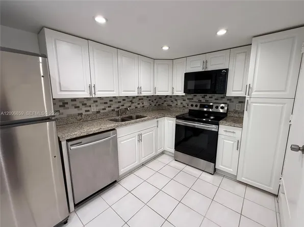 400 Kings Point Dr APT 608, Sunny Isles Beach, FL 33160