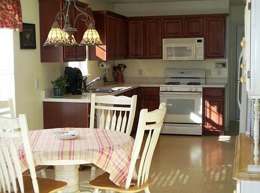 Kitchen and Breakfast Nuk