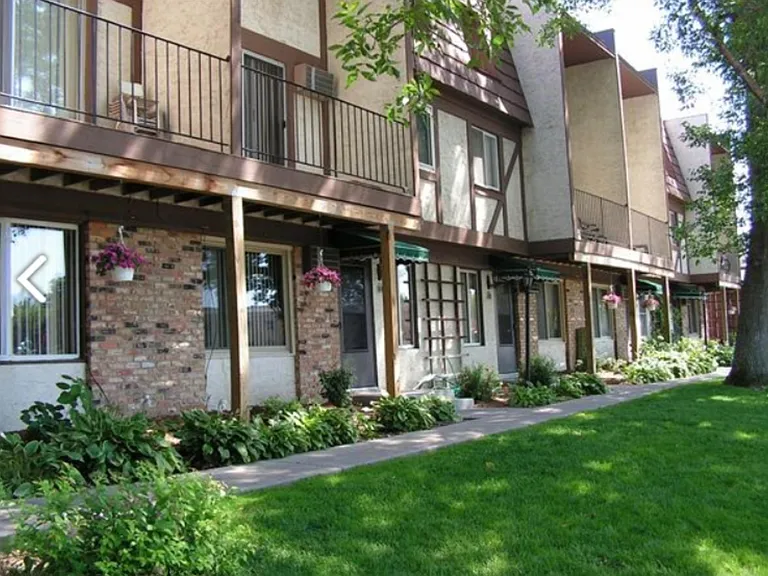 Robin Court — Photo 6