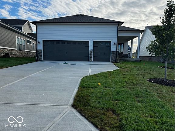 3rd image of 1327 Amberley Way