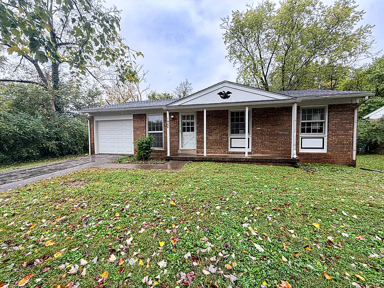 1408 Clayton Ct — Photo 1