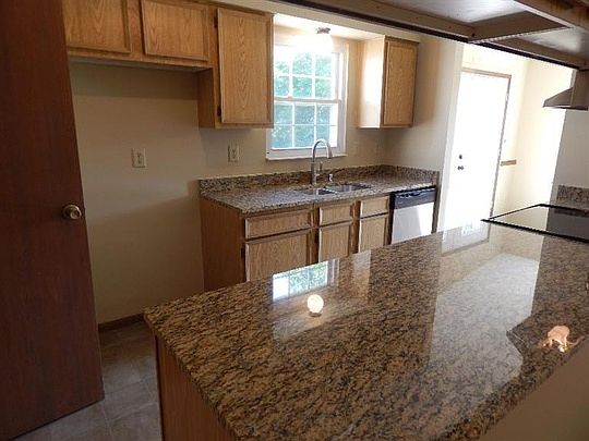 5th image of 8367 Tamarack Dr