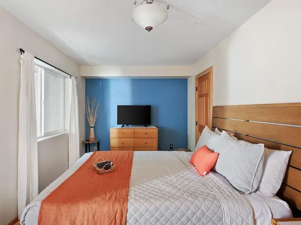 (undisclosed Address), Portland, OR 97229