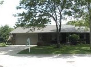 393 Windward Rd, Green Bay, WI 54302