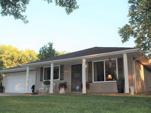 3rd image of 2120 Marigold Dr