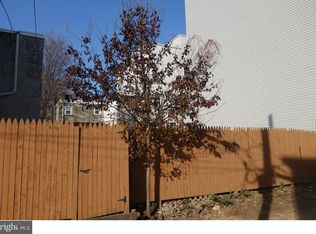 2542 Arcadia St, Philadelphia, PA 19125