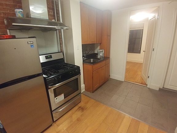 3rd image of 146 E Broadway APT 5