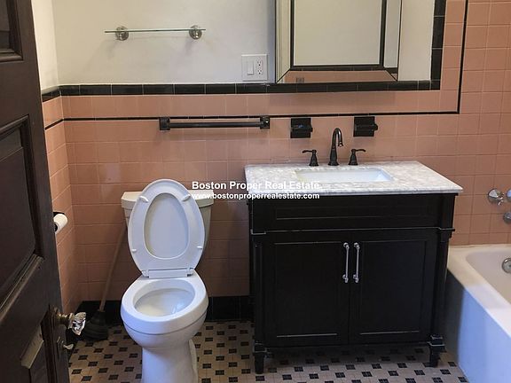 377 Commonwealth #4 Boston Unit Photo 5