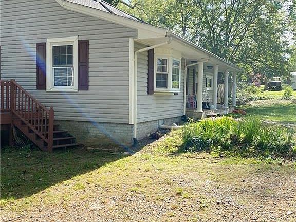 4th image of 208 Nissen St