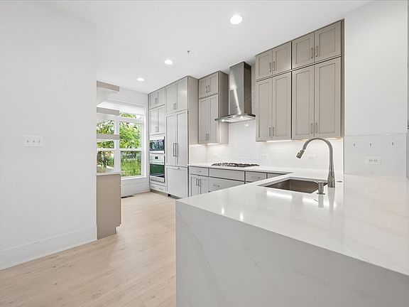 4th image of 11344 Emerald Park Rd
