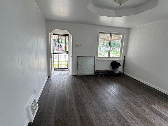 4th image of 8279 Rivard Ave