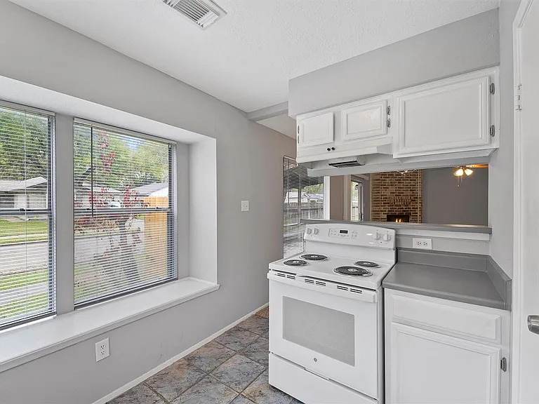 22101 Moss Falls Ln — Photo 12