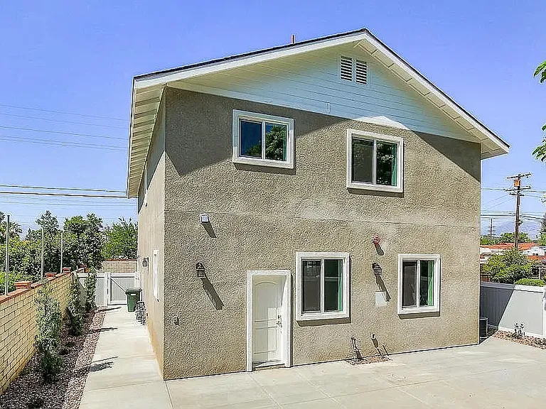 921 Campus Ave #2 — Photo 10