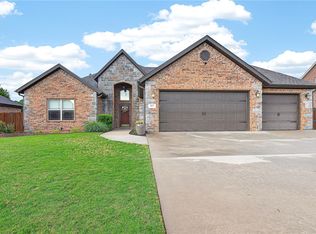 307 Pebble Beach Dr, Cave Springs, AR 72718