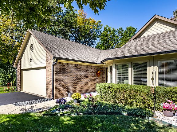 3rd image of 9574 Cadbury Cir #36