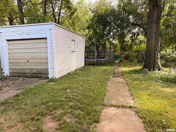 4th image of 1006 W Thrush Ave