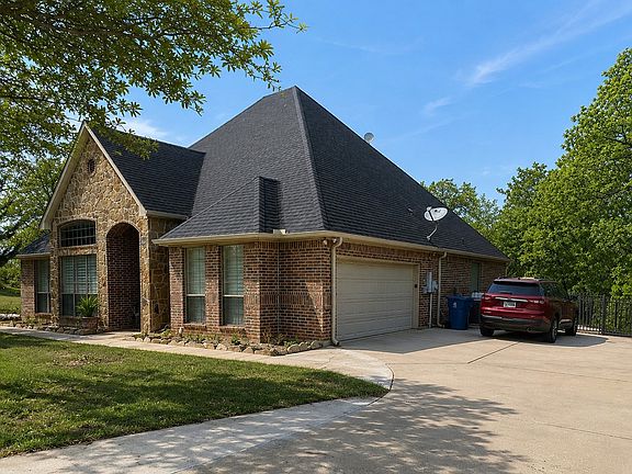 2nd image of 253 S Natural Spring Ln