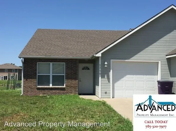 2710 Buttonwood Dr, Manhattan, KS 66502