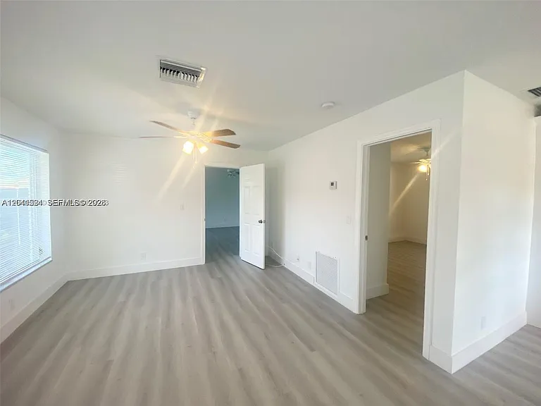 1005 NE 2nd St #1 — Photo 10