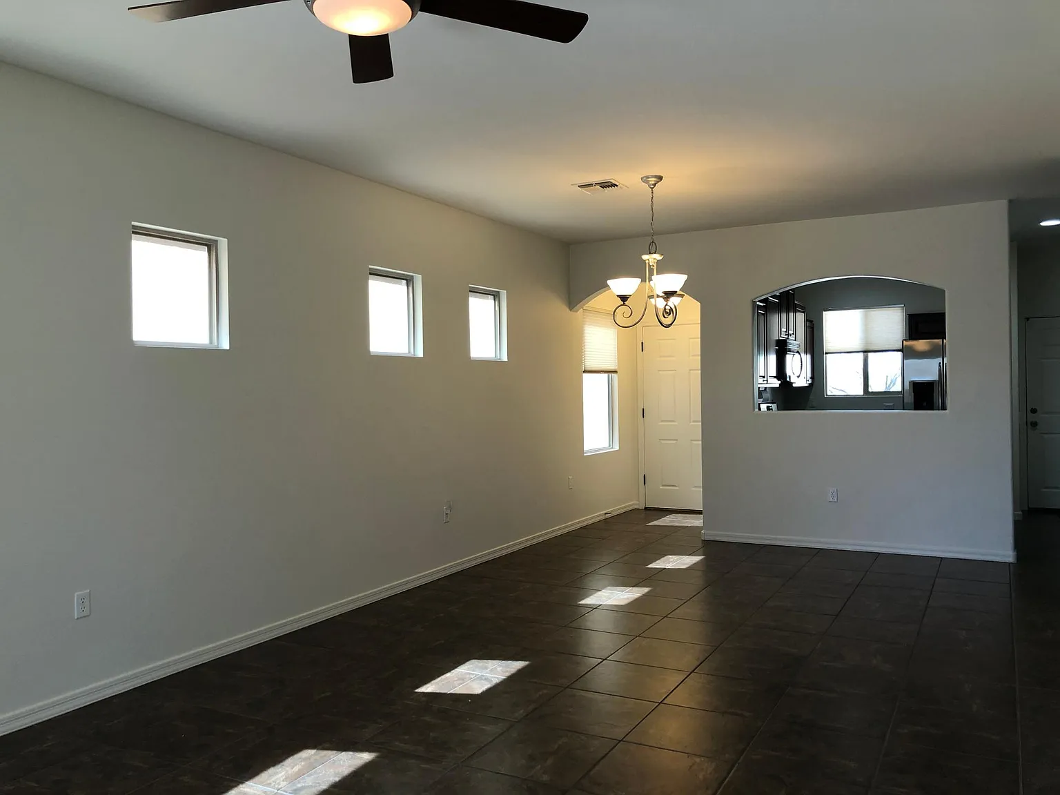 347 W Calle Moncayo — Photo 4