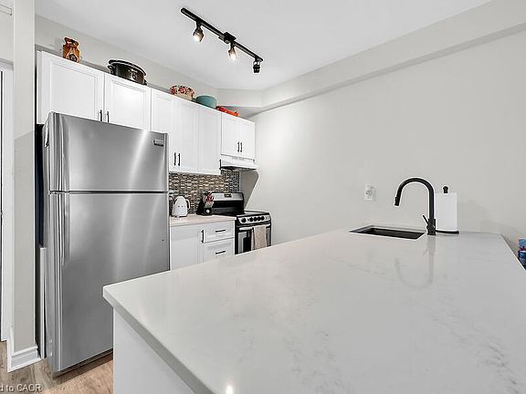 5th image of 141 Catharine St S #102