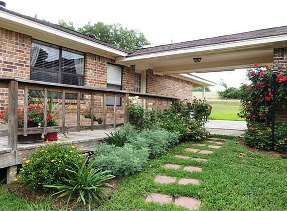 5th image of 2730 Blue Bell Ln