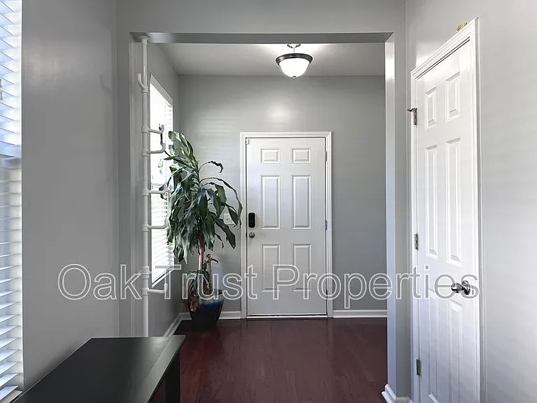 1514 Migration Point — Photo 2