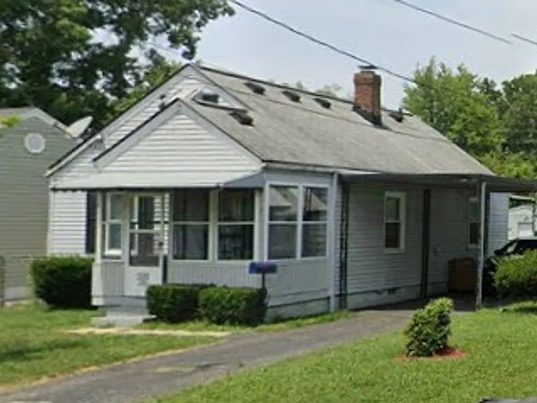 1015 Camden Ave — Photo 1