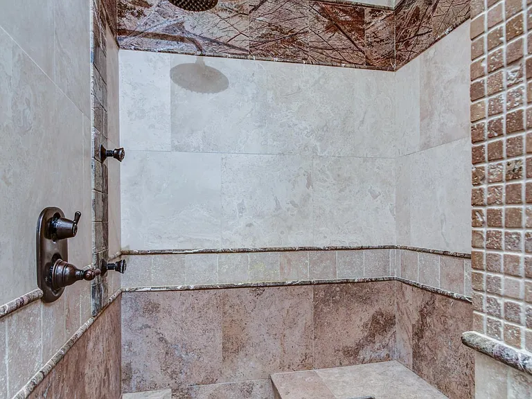 1341 E Ivyglen St — Photo 25