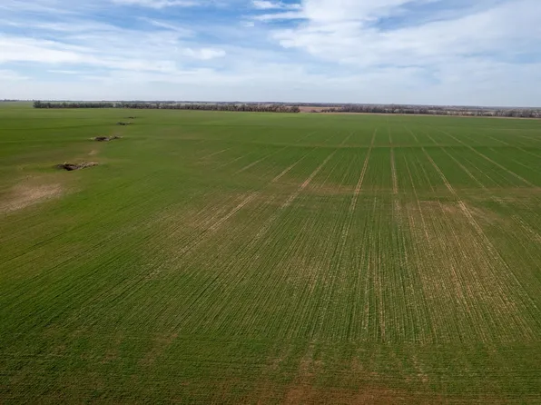 00000 W Parallel Rd, Langdon, KS 67583