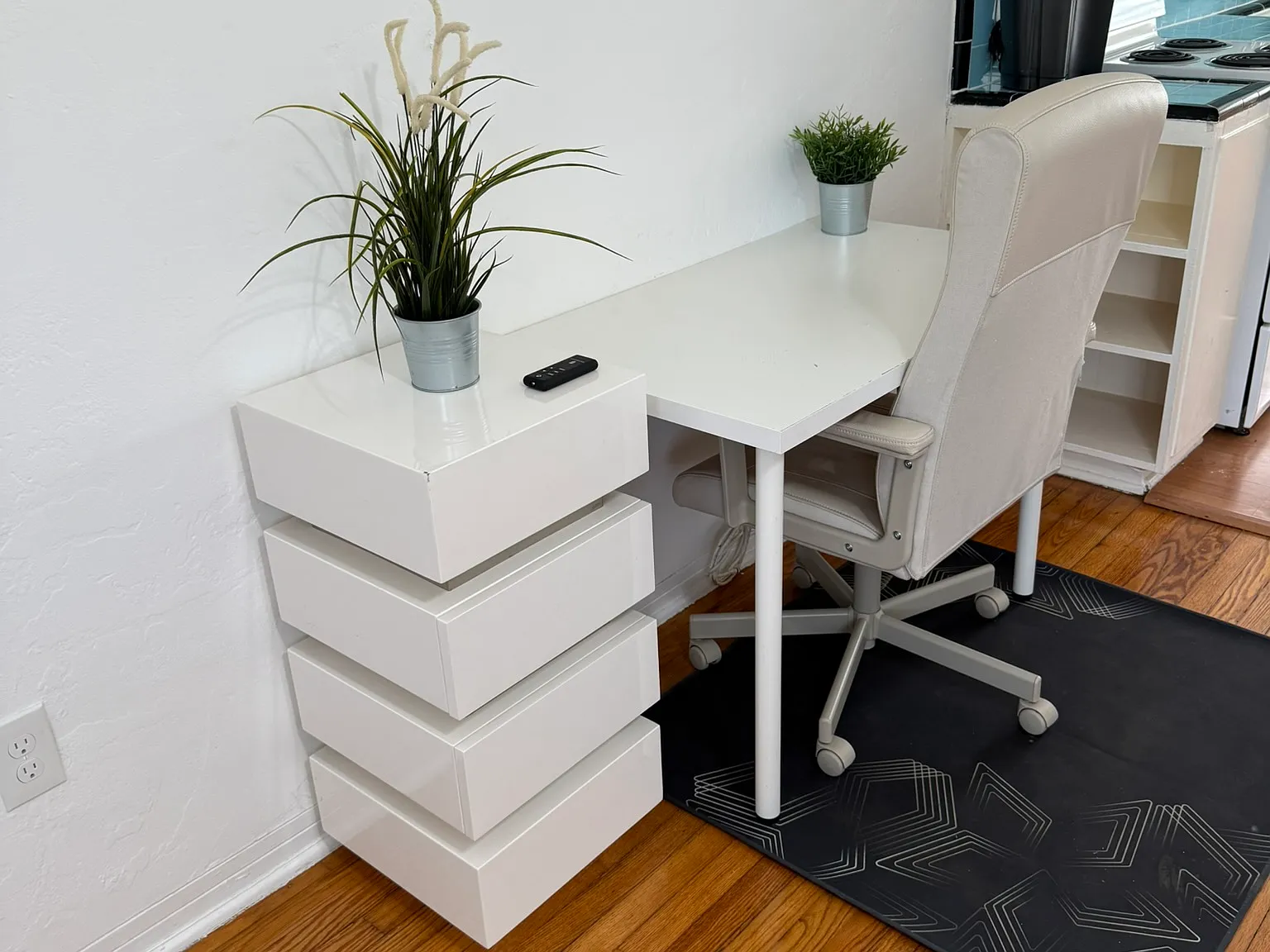 Studio, 450 sqft, $1,850 — Photo 3