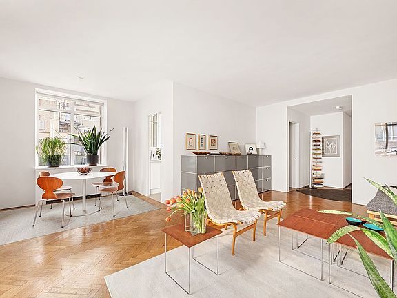 2nd image of 17 W 54th St APT 8F