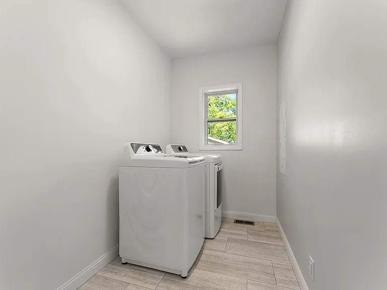 207 Twilight Dr — Photo 33