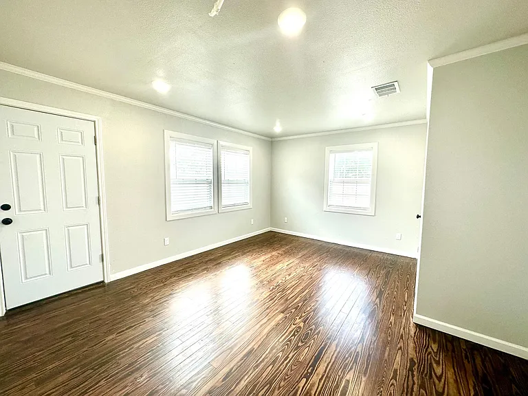 3025 Joyce Dr — Photo 4