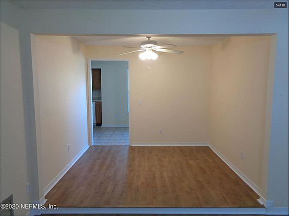 Formal dining room, accessible to kitchen.