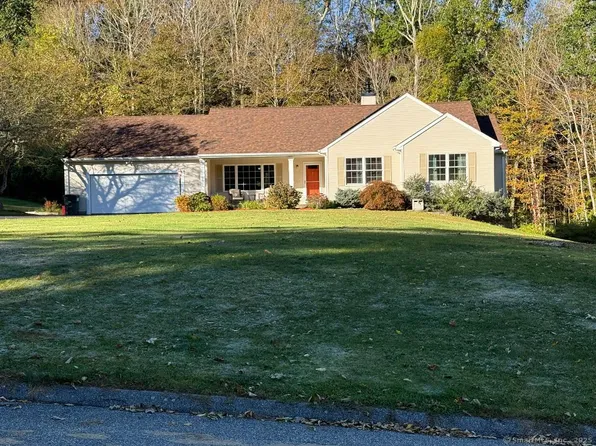 10 Wicklow Turn, Ledyard, CT 06339