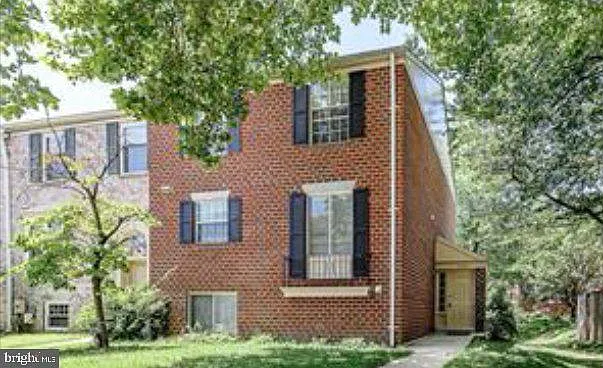 10728 Bridlerein Ter