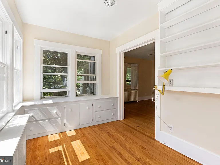 219 Washington Rd — Photo 8