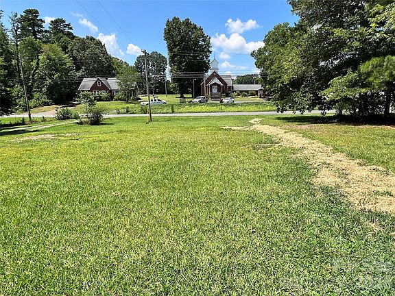 2nd image of 24520 Ridgecrest Rd