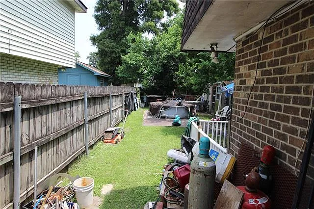 2710 Helena St — Photo 12